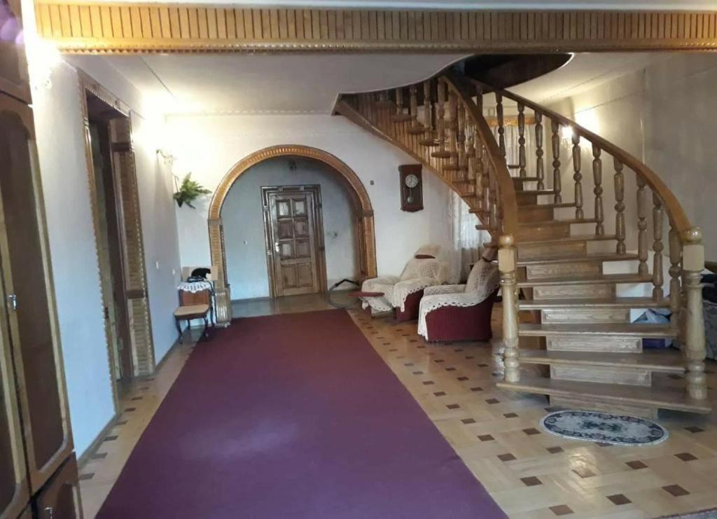 Guli Hotel Gori Exterior photo
