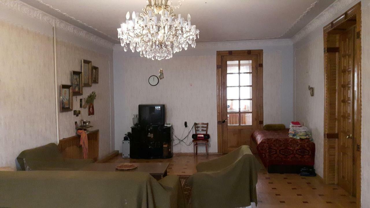 Guli Hotel Gori Exterior photo